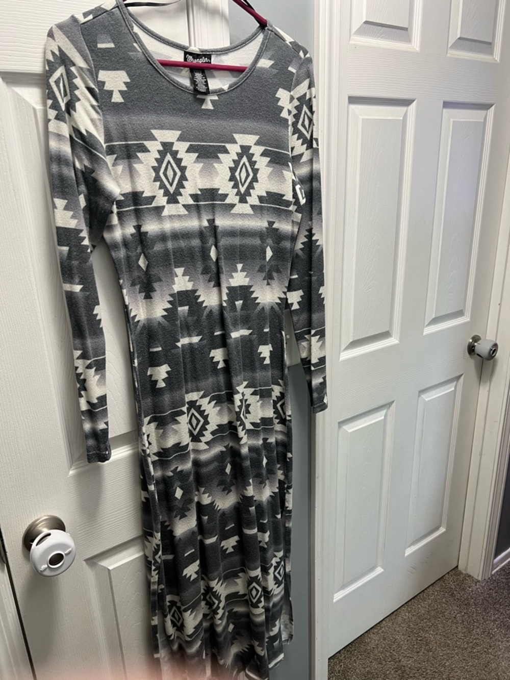 Wrangler Gray & White Aztec Long Sleeve Maxi Dress